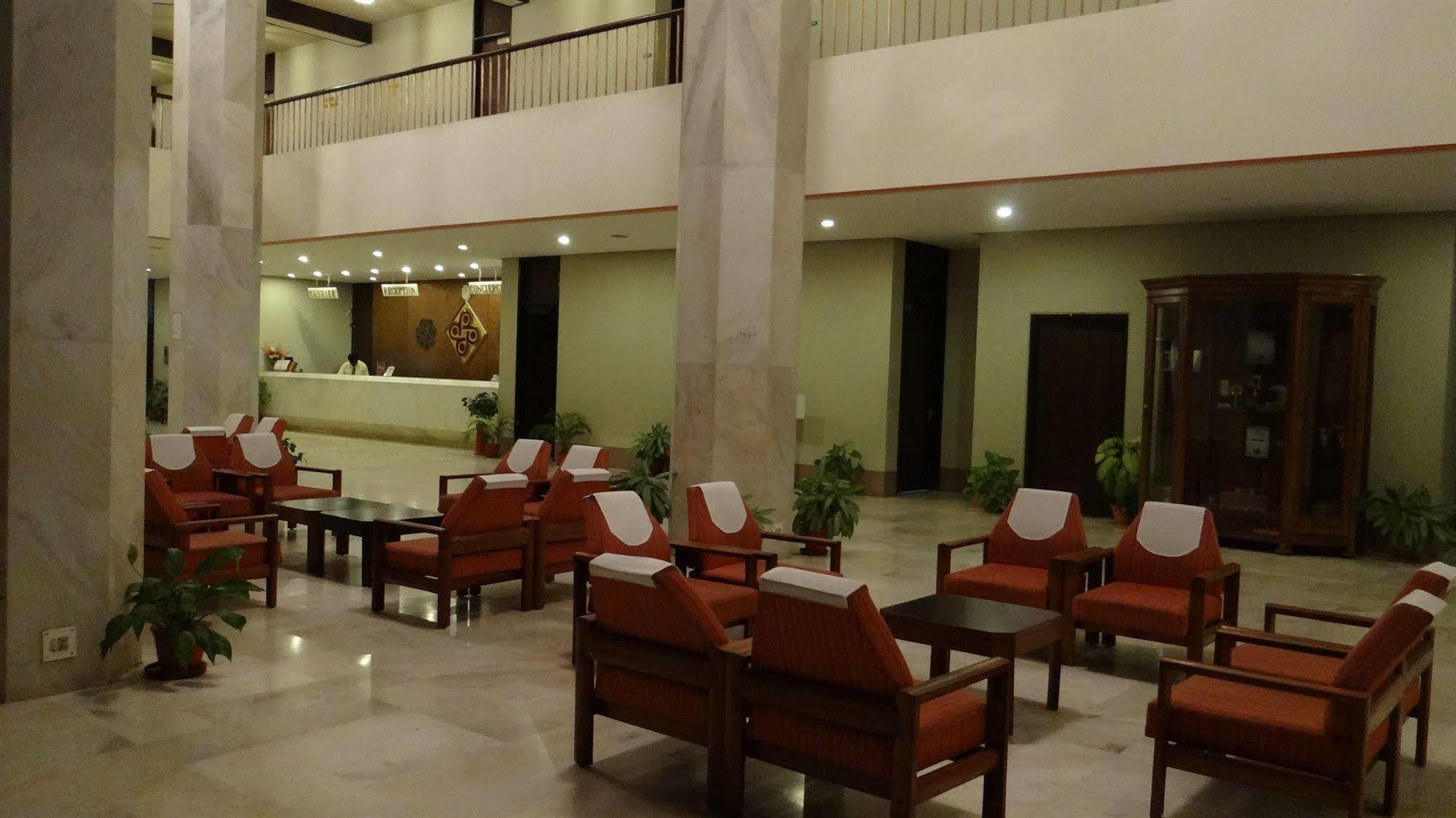 Hotel Paradise - Mysore Dasaprakash Group Екстер'єр фото